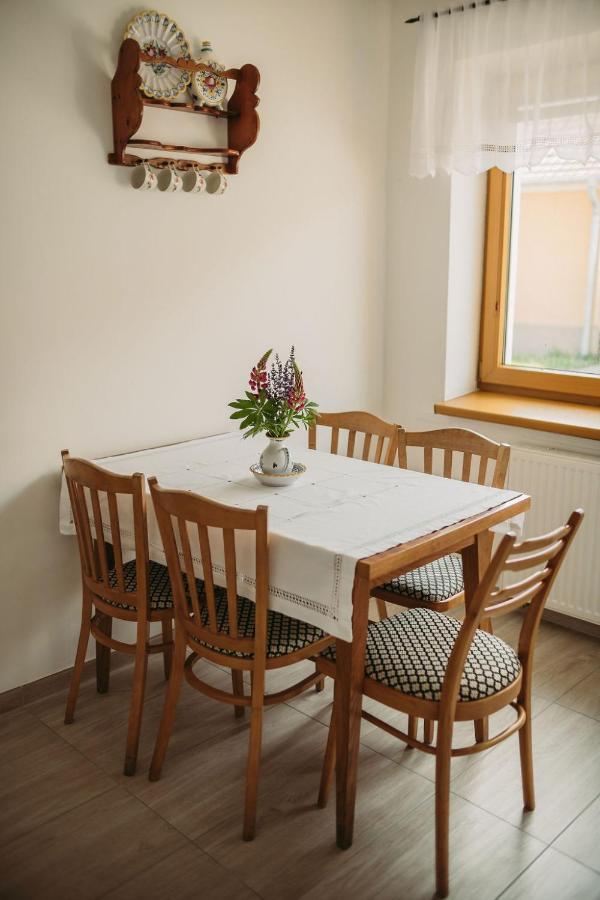 Apartmán U Drába: ubytování na Slovácku v Miloticích u Kyjova Milotice Exterior foto